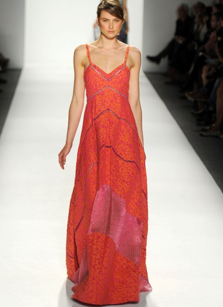 Modetrends 2012 - Lady in Red